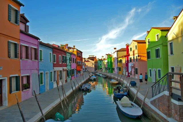 Cerca de Venecia: Visitar la isla de Burano