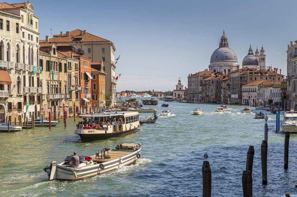 Taxis acuáticos en Venecia