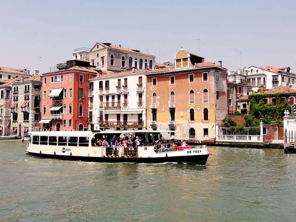 ¿Qué se considera transporte público en Venecia?