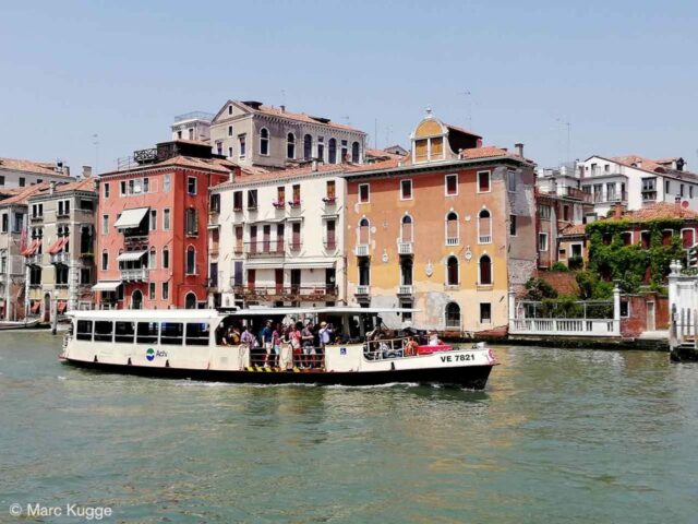 Vaporetto - Autobús acuático en Venecia